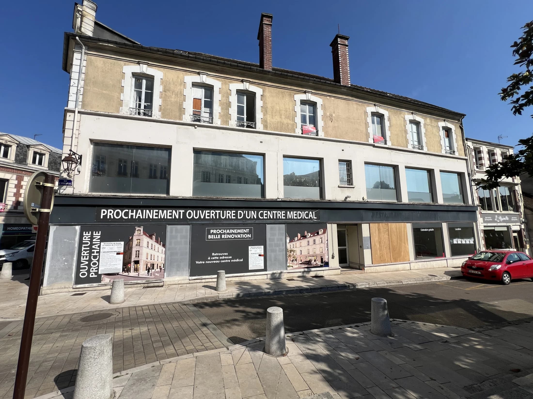 L’immeuble et sa façade — Auxerre