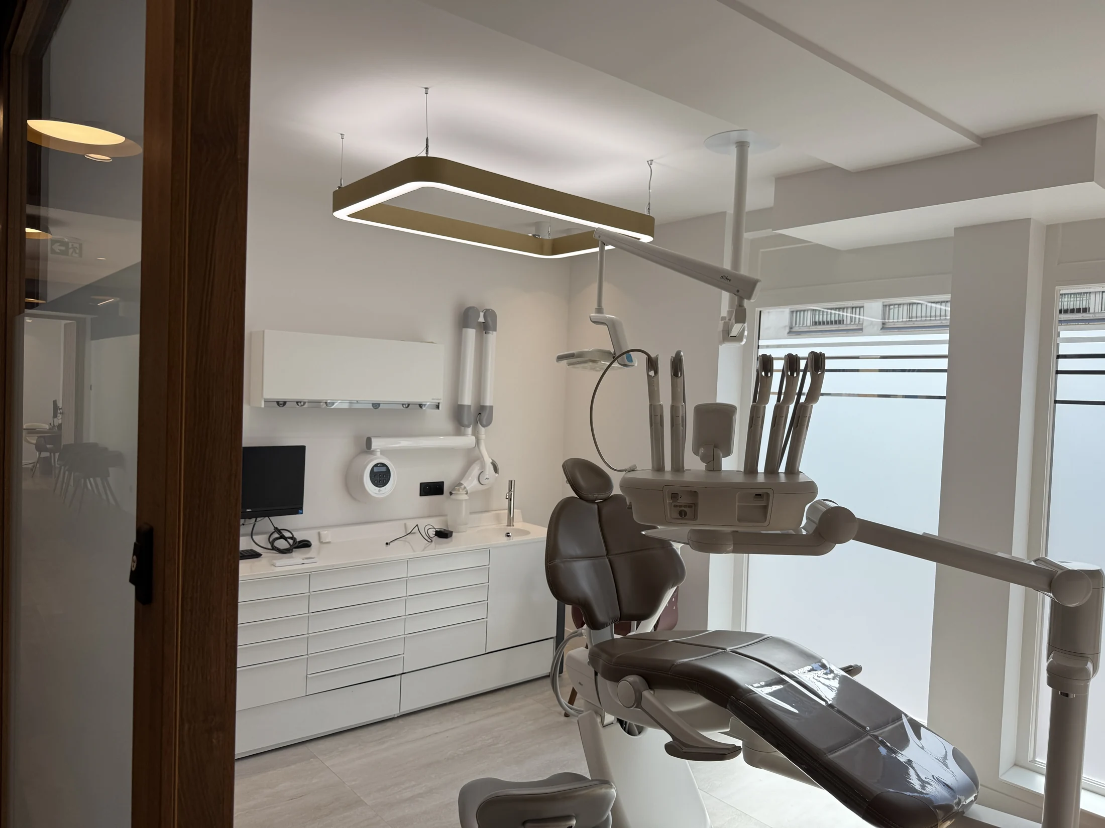 Une salle de soins lumineuse — Cachan