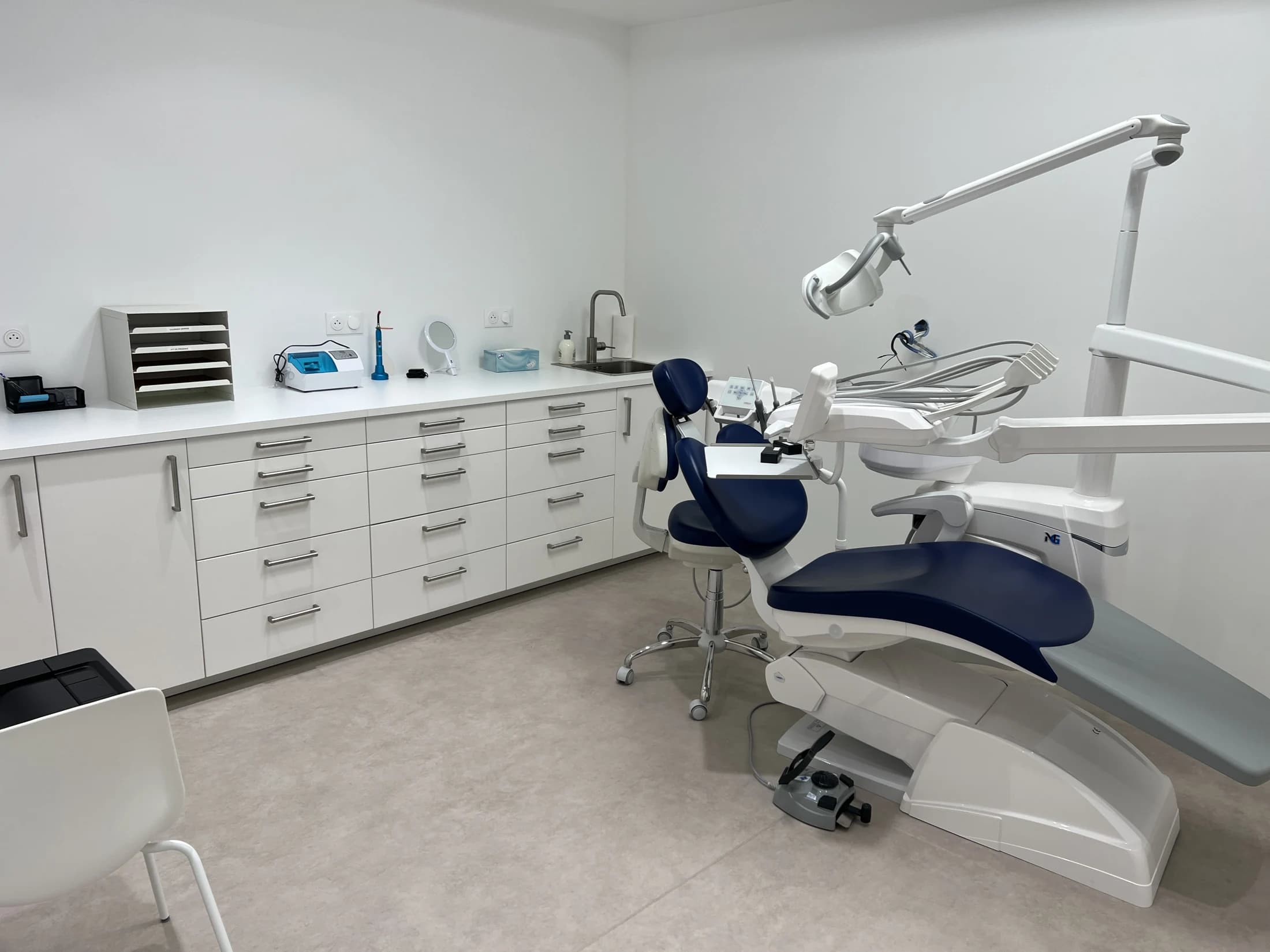 Une salle de soins équipée — Morangis